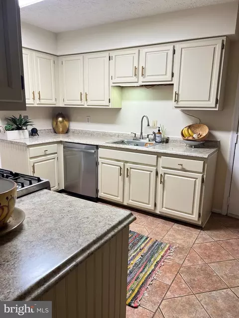 Kitchen - 2600 Beechmont Ln, Silver Spring, MD 20906 photo 4 of 5