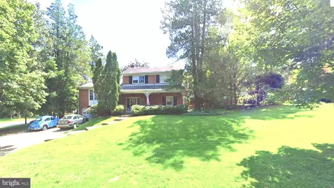 8207 Bryant Dr, Bethesda, MD 20817