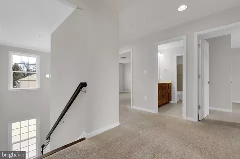 Entry Way - 418 Cloverly Forest Dr, Silver Spring, MD 20905 photo 6 of 8