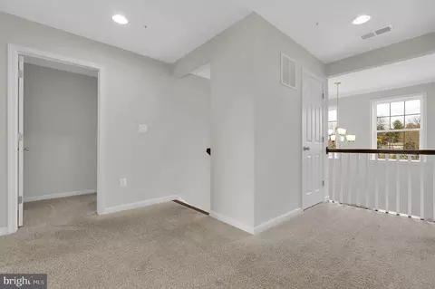 Entry Way - 418 Cloverly Forest Dr, Silver Spring, MD 20905 photo 7 of 8