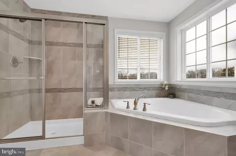 Bath - 418 Cloverly Forest Dr, Silver Spring, MD 20905 photo 2 of 3
