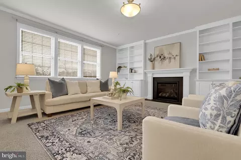 Living - 418 Cloverly Forest Dr, Silver Spring, MD 20905 photo 2 of 3