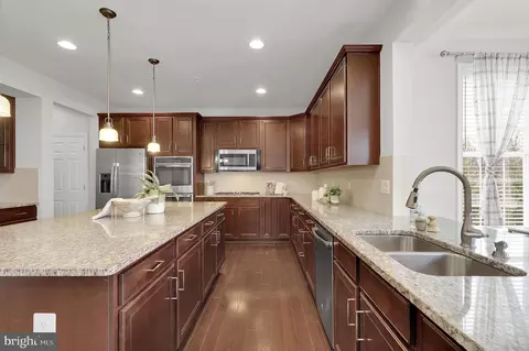 Kitchen - 418 Cloverly Forest Dr, Silver Spring, MD 20905 photo 2 of 6