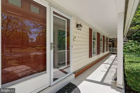 943 Willowleaf Way, Potomac, MD 20854 photo 4