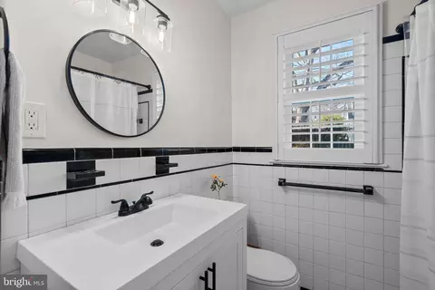 Bath - 10604 Lorain Ave, Silver Spring, MD 20901 photo 1 of 4