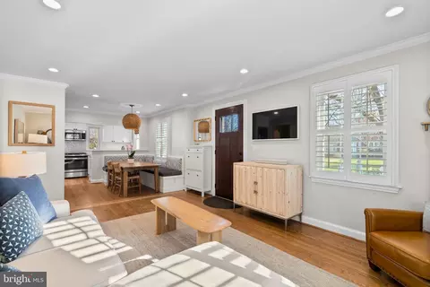 Entry Way - 10604 Lorain Ave, Silver Spring, MD 20901 photo 2 of 3
