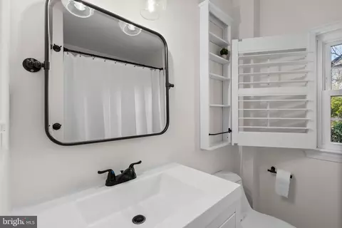 Bath - 10604 Lorain Ave, Silver Spring, MD 20901 photo 2 of 4