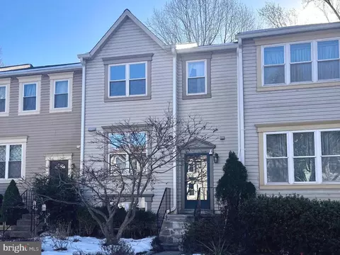 Exterior - 33 Kinsman View Cir, Silver Spring, MD 20901 photo 1 of 4