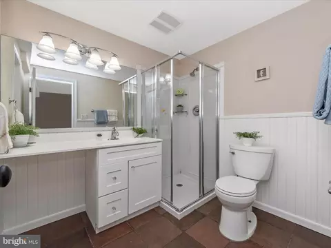Bath - 13907 Overton Ln, Silver Spring, MD 20904 photo 7 of 7