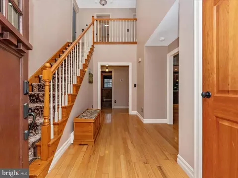 Entry Way - 13907 Overton Ln, Silver Spring, MD 20904 photo 2 of 3