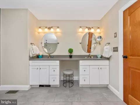 Bath - 13907 Overton Ln, Silver Spring, MD 20904 photo 2 of 7