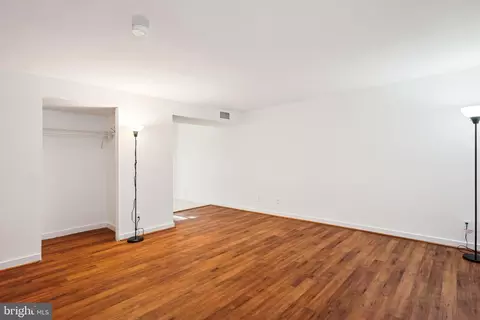 Living - 2244 Washington Ave #102, Silver Spring, MD 20910 photo 5 of 8