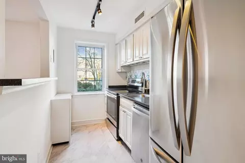 Kitchen - 2244 Washington Ave #102, Silver Spring, MD 20910 photo 1 of 1