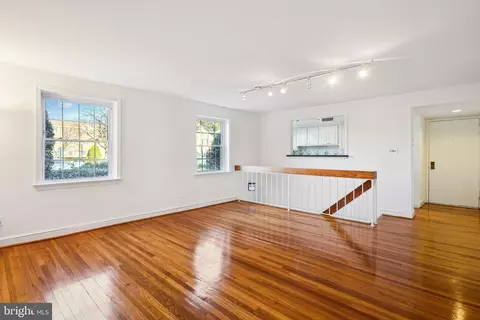 Living - 2244 Washington Ave #102, Silver Spring, MD 20910 photo 3 of 8