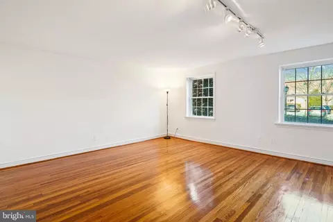 Living - 2244 Washington Ave #102, Silver Spring, MD 20910 photo 2 of 8