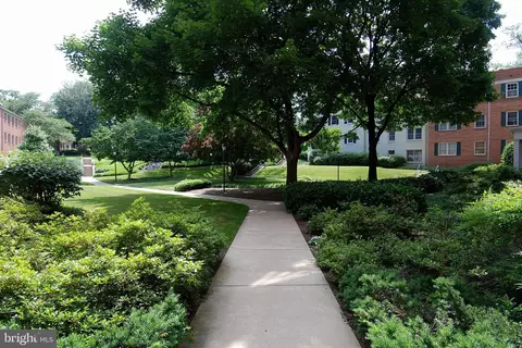Exterior - 2244 Washington Ave #102, Silver Spring, MD 20910 photo 3 of 12