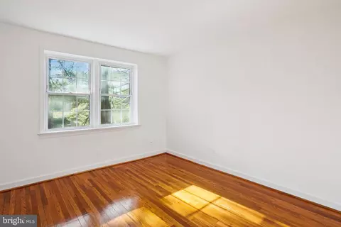 Bedroom - 2244 Washington Ave #102, Silver Spring, MD 20910 photo 2 of 3
