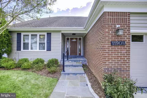 11908 Riding Loop Ter, North Potomac, MD 20878 photo 6
