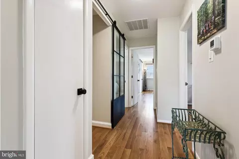 Entry Way - 204 Hermleigh Rd, Silver Spring, MD 20902 photo 3 of 4