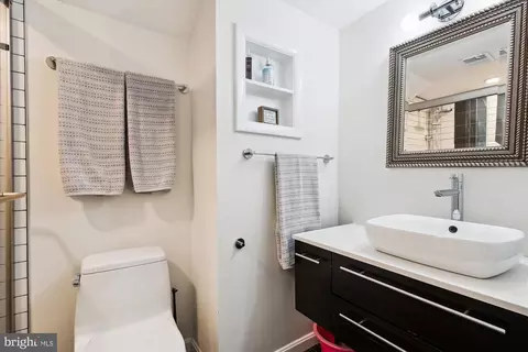 Bath - 204 Hermleigh Rd, Silver Spring, MD 20902 photo 5 of 5