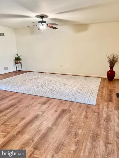 Living - 3272 Gleneagles Dr #67-2C, Silver Spring, MD 20906 photo 1 of 4