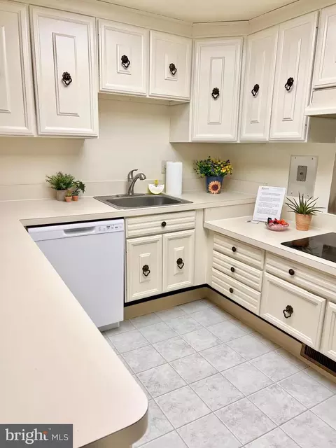 Kitchen - 3272 Gleneagles Dr #67-2C, Silver Spring, MD 20906 photo 2 of 4