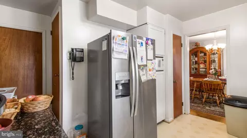 Entry Way - 2816 Old Briggs Chaney Rd, Silver Spring, MD 20905 photo 3 of 19