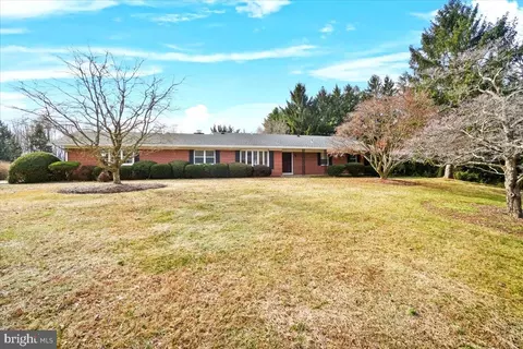 28222 Honeysuckle Dr, Damascus, MD 20872