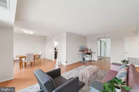 15101 Interlachen Dr #1-1011, Silver Spring, MD 20906
