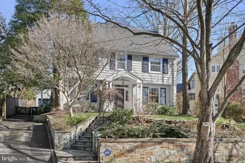 6915 Woodside Pl, Chevy Chase, MD 20815