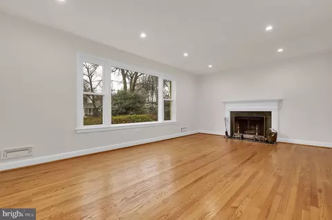 9403 Crosby Rd, Silver Spring, MD 20910 photo 4