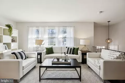 13512 Bartlett St, Rockville, MD 20853