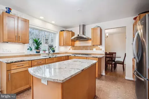 11700 Stonington Pl, Silver Spring, MD 20902 photo 13