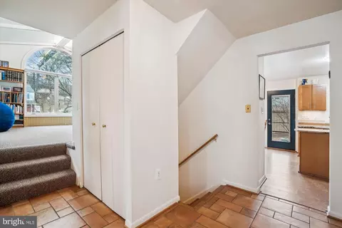 11700 Stonington Pl, Silver Spring, MD 20902 photo 5