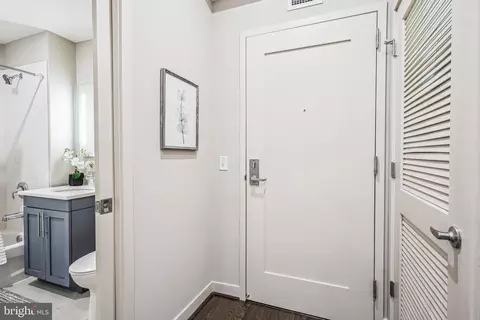1320 Fenwick Ln #507, Silver Spring, MD 20910 photo 3