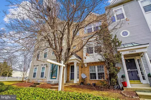 20813 Amber Ridge Dr, Germantown, MD 20876