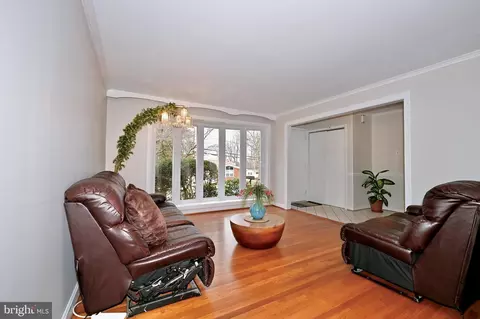 Living - 3308 Kayson St, Silver Spring, MD 20906 photo 2 of 4