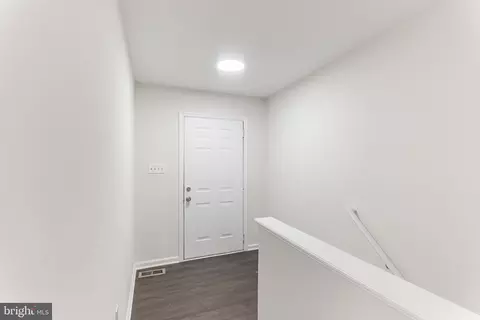 Entry Way - 1816 Bronzegate Blvd #178, Silver Spring, MD 20904 photo 2 of 2