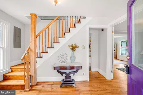 Entry Way - 713 Ritchie Ave, Silver Spring, MD 20910 photo 1 of 4