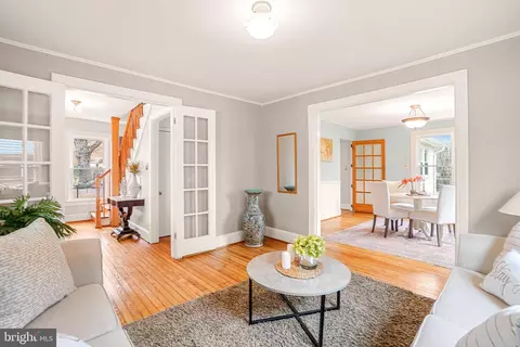 Entry Way - 713 Ritchie Ave, Silver Spring, MD 20910 photo 3 of 4