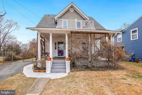 Exterior - 713 Ritchie Ave, Silver Spring, MD 20910 photo 5 of 8