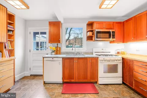Kitchen - 713 Ritchie Ave, Silver Spring, MD 20910 photo 3 of 3
