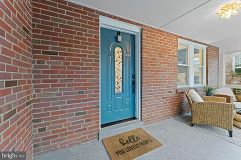 Exterior - 702 Dale Dr, Silver Spring, MD 20910 photo 4 of 12