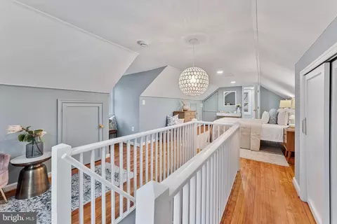 Entry Way - 702 Dale Dr, Silver Spring, MD 20910 photo 4 of 10