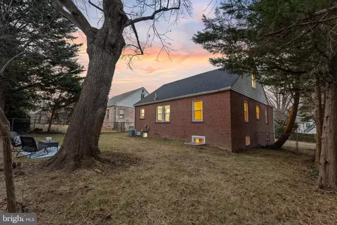Exterior - 702 Dale Dr, Silver Spring, MD 20910 photo 8 of 12