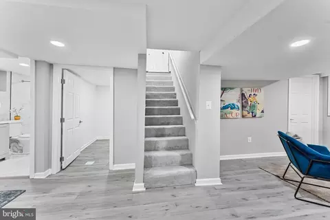 Entry Way - 702 Dale Dr, Silver Spring, MD 20910 photo 5 of 10
