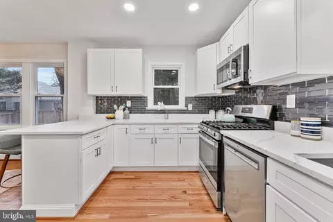 Kitchen - 702 Dale Dr, Silver Spring, MD 20910 photo 2 of 3