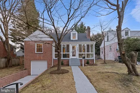 Exterior - 702 Dale Dr, Silver Spring, MD 20910 photo 7 of 12