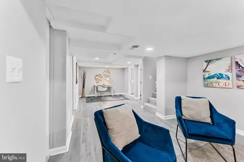 Entry Way - 702 Dale Dr, Silver Spring, MD 20910 photo 7 of 10