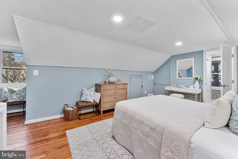 Bedroom - 702 Dale Dr, Silver Spring, MD 20910 photo 7 of 13